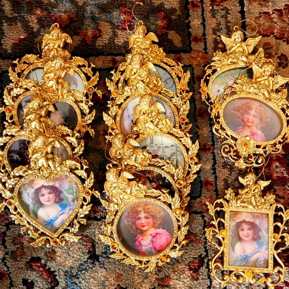 Vintage picture frames ornaments - Picture 1 of 8
